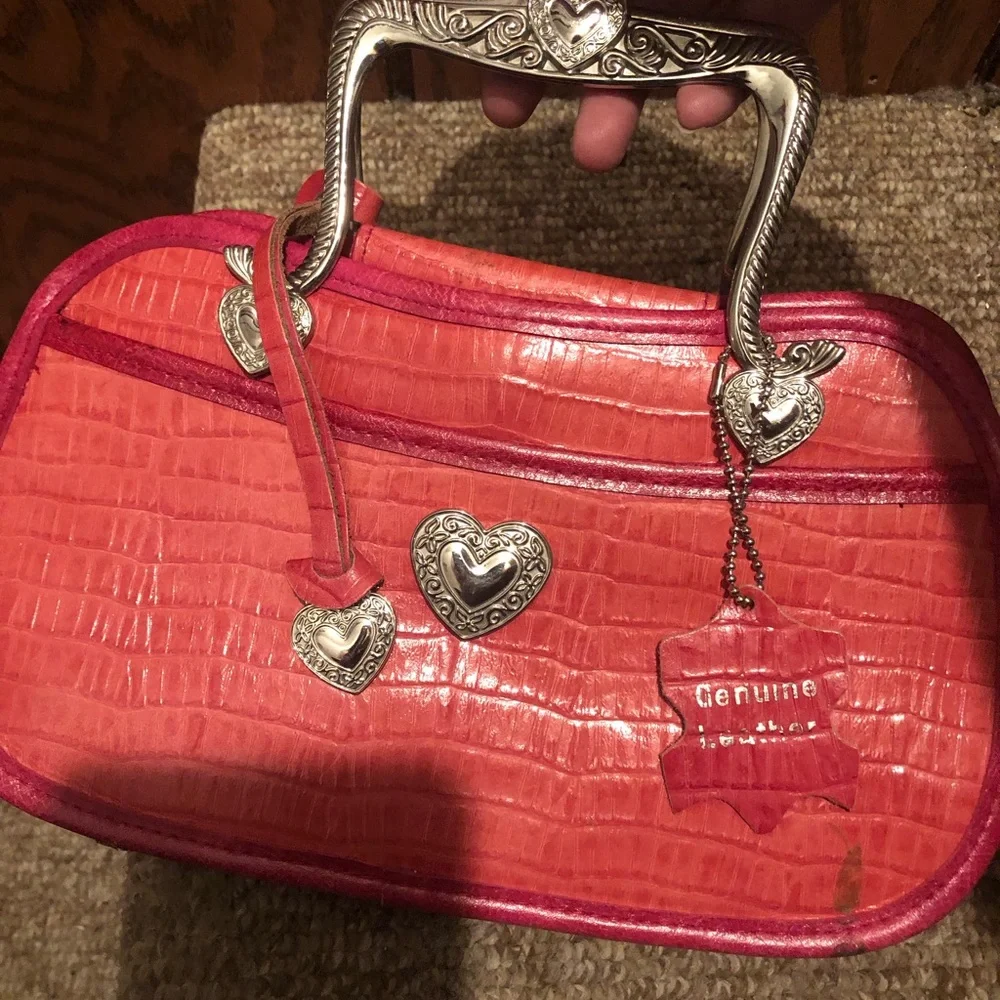 ❤️Vintage Pink Croc-Embossed Heart Charm Handbag- $50 or $45 w/offer